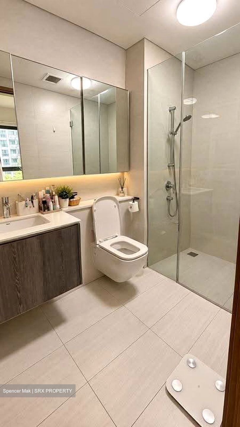 Lakeville (D22), Condominium #624987431
